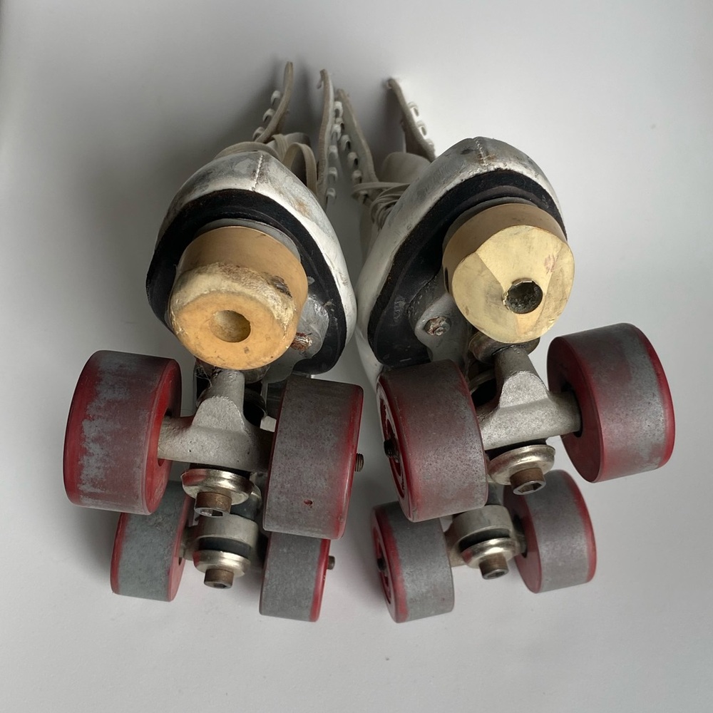 Riedell Vintage White Leather Quad Roller Skates with Red Wheels. Used/vintage. - Picture 5 of 16